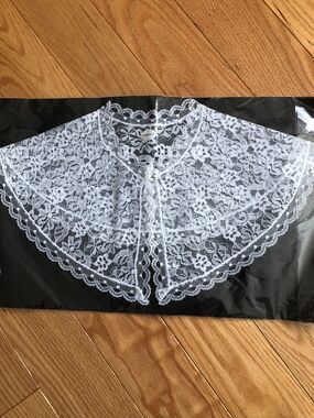 Collectit Lace Cloth Collar Pearl Accent At Neckline Delicate Charming Piccadill